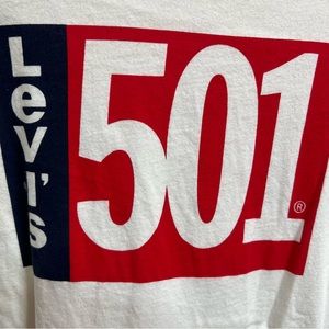 Levi’s 501 cropped white tee